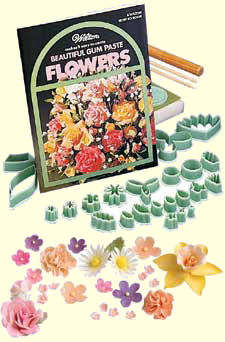 32 PIECE GUM PASTE FLOWER FONDANT KIT