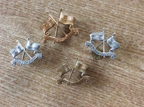 one Set of  Light Horse Regiment cap and chrome collar badges plus I L H title only