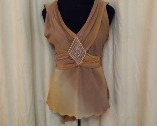 A STUNNING LADIES TOP