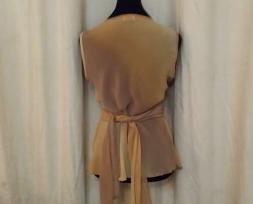 A STUNNING LADIES TOP