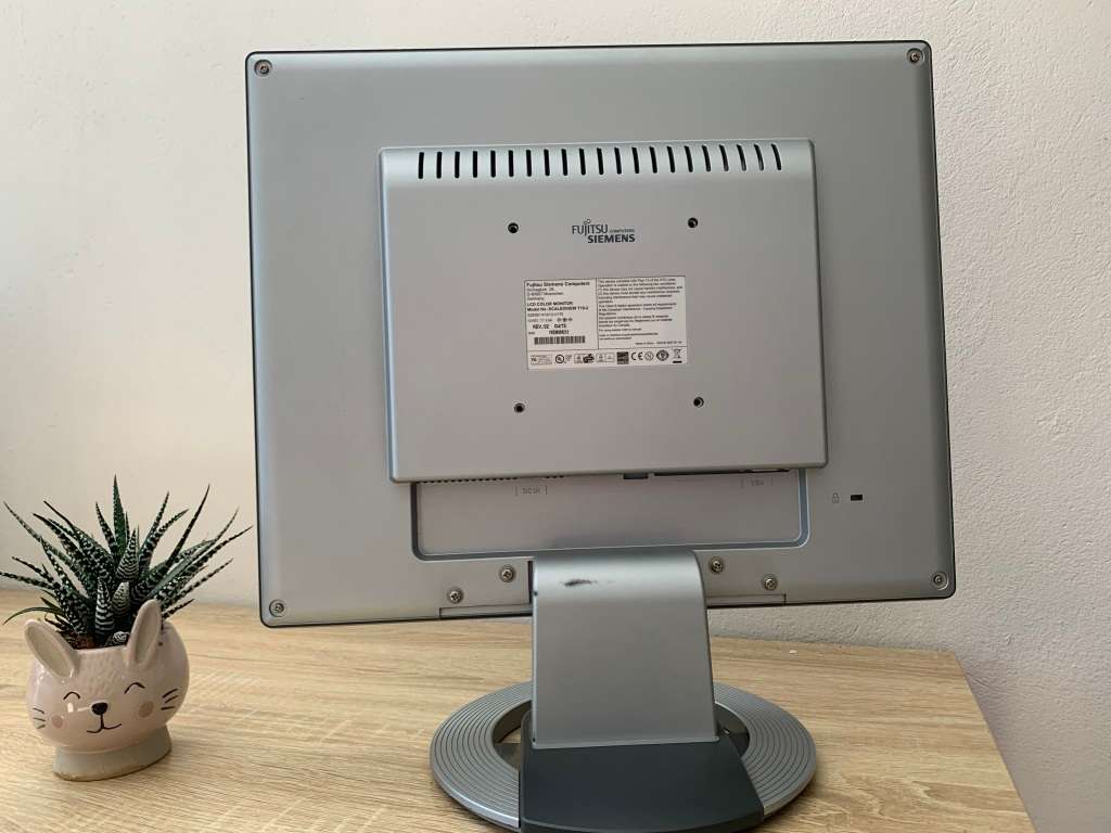 FUJITSU SIEMENS SCALEOVIEW T19-2 19` LCD TFT DISPLAY