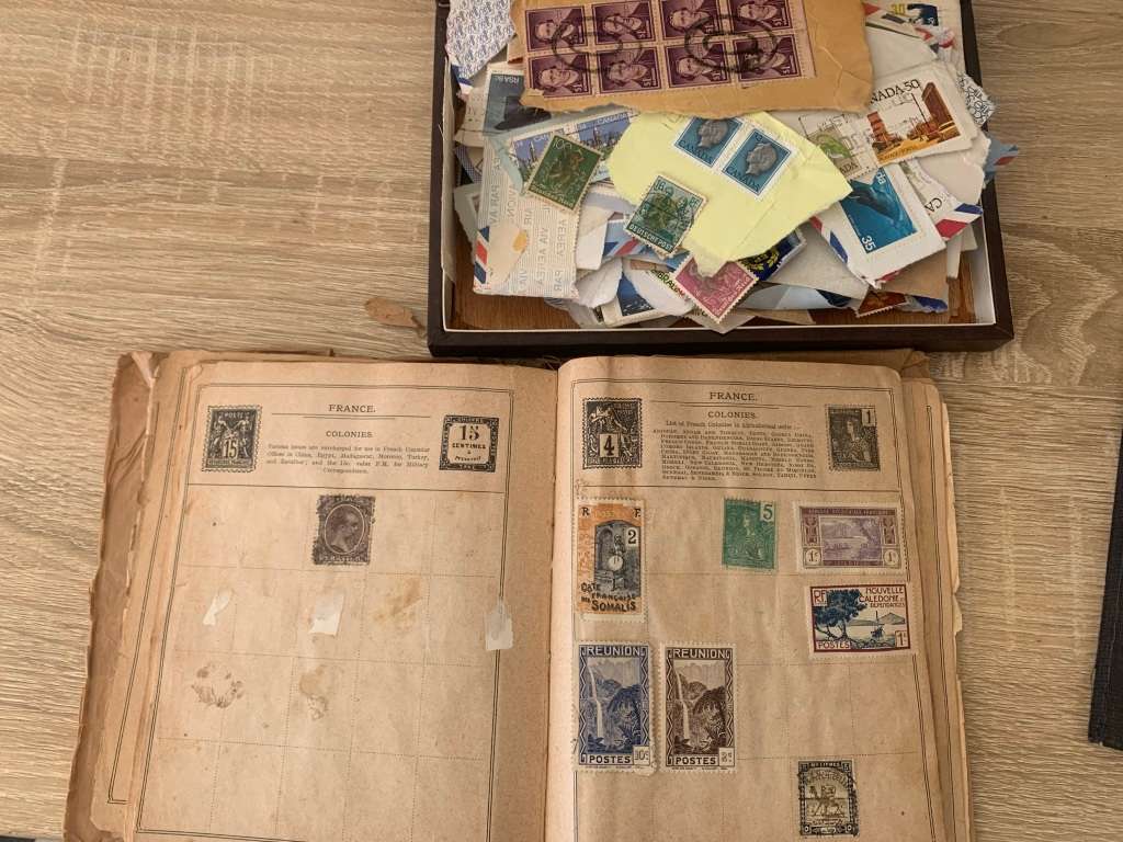 STAMPS  | OLD | FROM MANY COUNTRIES | PLEASE READ  LOOKING FOR A GOOD HOME