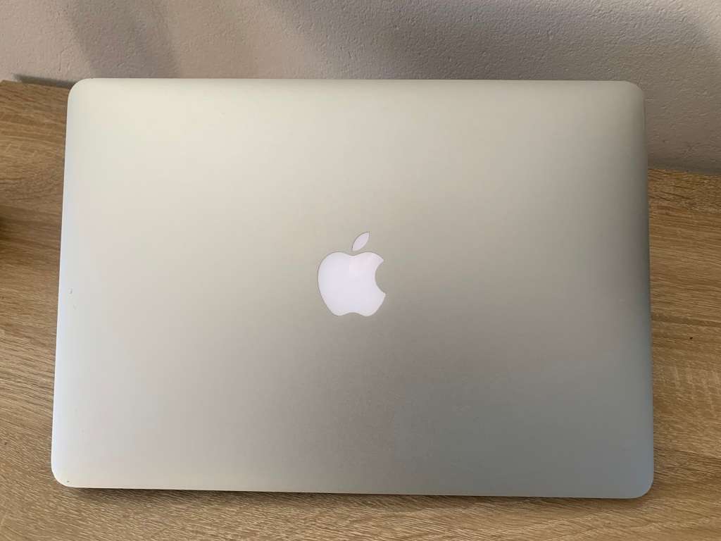 APPLE MACBOOK PRO 13" RETINA DISPLAY | 8GB RAM | i5 DUAL CORE | IN BOX | CRISP