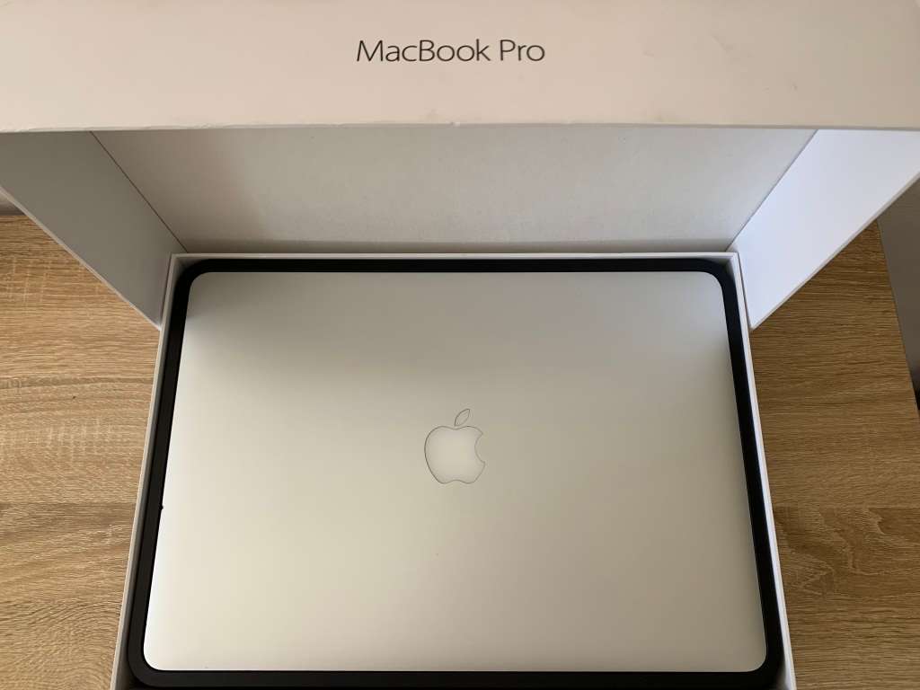 APPLE MACBOOK PRO 13" RETINA DISPLAY | 8GB RAM | i5 DUAL CORE | IN BOX | CRISP