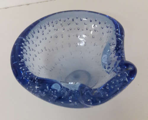 Control bubble ashtray