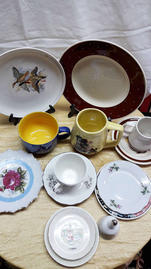 Assorted crockery