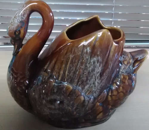 swan planter