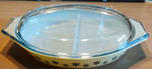 Pyrex tableware