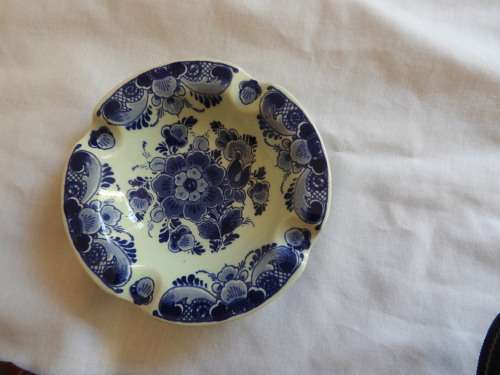 HAND PAINTED - DELFT ASHTRAYs