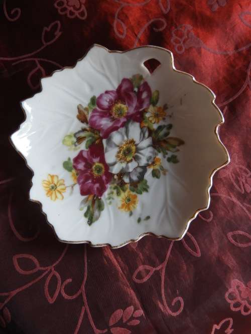 Matching trinket holders