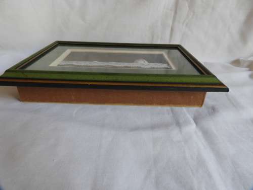 PRETTY TEA SET IN  BOXED FRAME