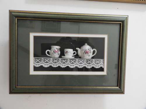 PRETTY TEA SET IN  BOXED FRAME