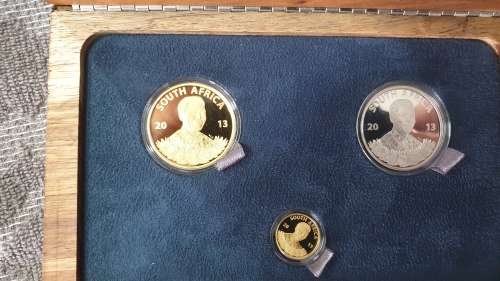 2013  MANDELA LIFE OF A LEGEND PRESTIGE SET CERT 90