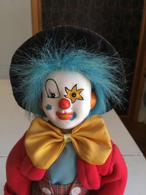 VINTAGE PORCELAIN CLOWN - CONVENT GARDENS LONDON ENGLAND