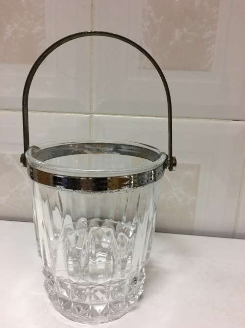CRYSTAL ICE BUCKET WITH METAL RIM AND HANDLE