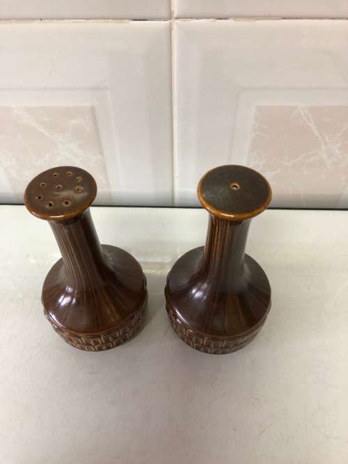 WEDGEWOOD ETURIA ENGLAND RETRO SALT AND PEPPER CELLARS