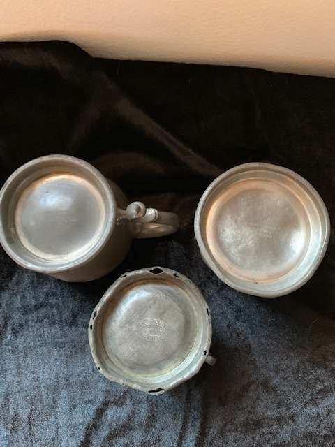 VINERS SHEFFIELD ENGLAND PEWTER BEER TANKARDS X 3 - SELLING AS ONE LOT