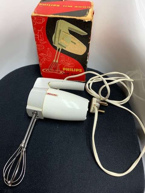 PHILLIPS ELECTRIC HANDHELD MIXER IN ORIGINAL BOX - WORKING!!!