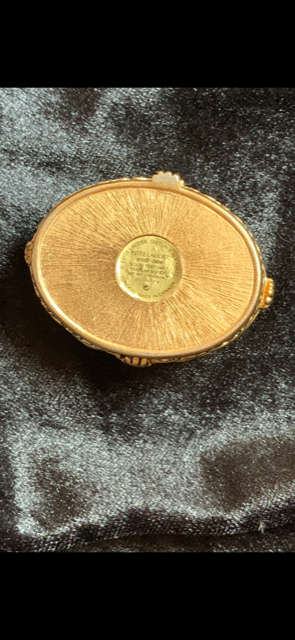 VINTAGE ESTEE LAUDER COLLECTIBLE KEEPSAKE CAMEO SOLID PERFUME YOUTH DEW GOLD TONE COMPACT