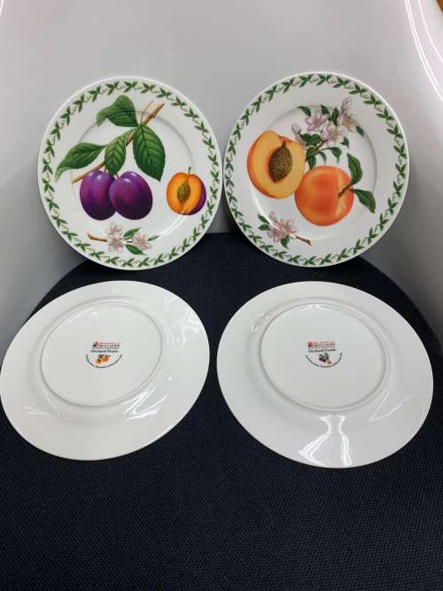 MAXWELL & WILLIAMS ORCHARD FRUITS PATTERN CAKE PLATES X 4