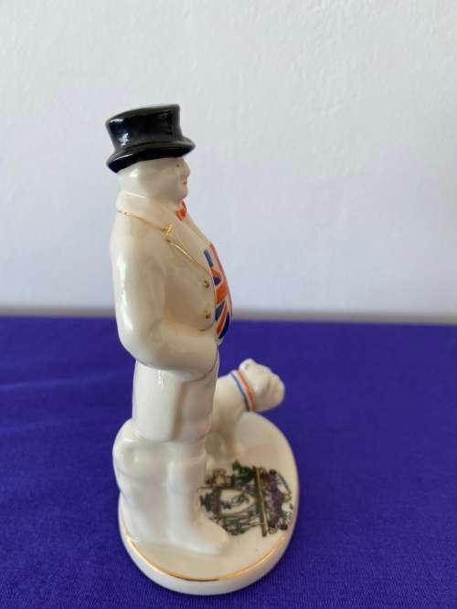 CARLTON CHINA WINSTON CHURCHILL & BULLDOG WITH UNION CRESTED CITY OF LIVERPOOL