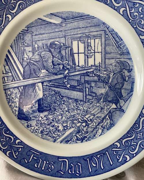 RORSTRAND SWEDEN BLUE WHITE PORCELAIN WALL PLATE FARS DAG 1972  - LIMITED EDITION OF