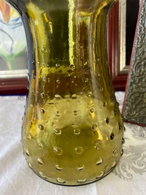 MID-CENTURY AMBER BUBBLE EMBOSSED GLASS VASE