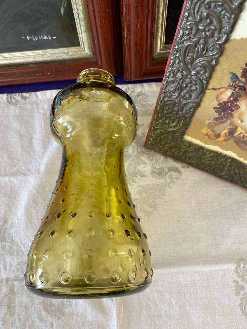 MID-CENTURY AMBER BUBBLE EMBOSSED GLASS VASE