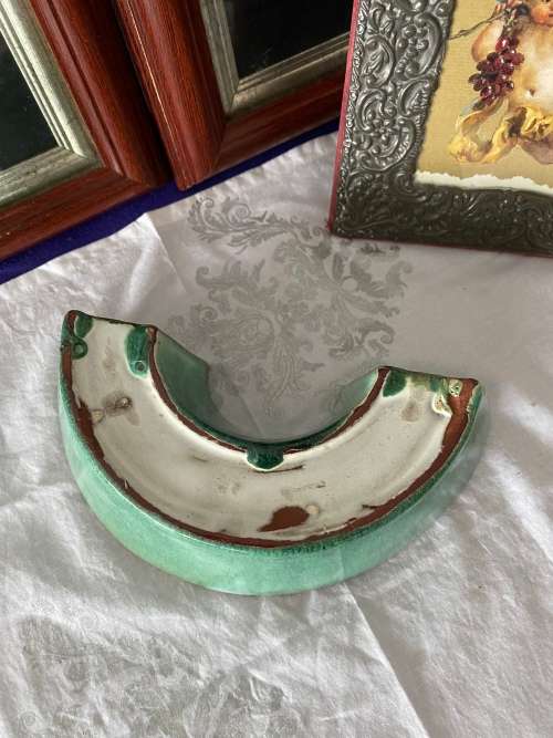 GLOBE SA POTTERY GREEN TROUGH POSY VASE