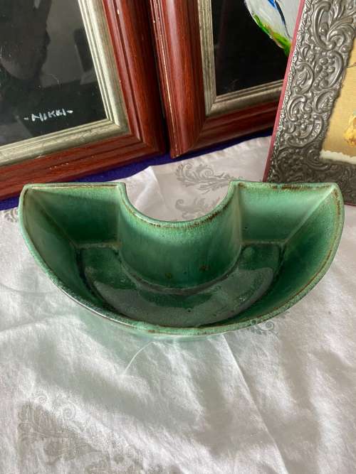 GLOBE SA POTTERY GREEN TROUGH POSY VASE