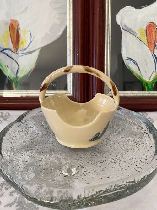 LUCIA WARE 1513 WITH LABEL CREAM BASKET VASE