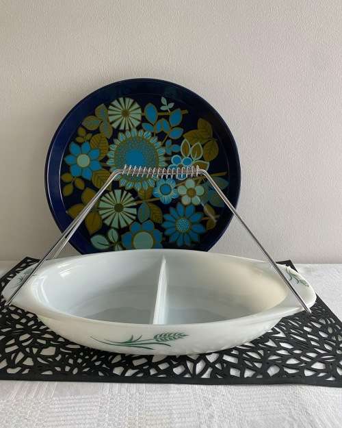 VINTAGE CROWN ENGLAND OVAL EMBOSSED TWO DIVISION VEGETABLE SERVING DISH WITH GREEN LEAF DESIGN