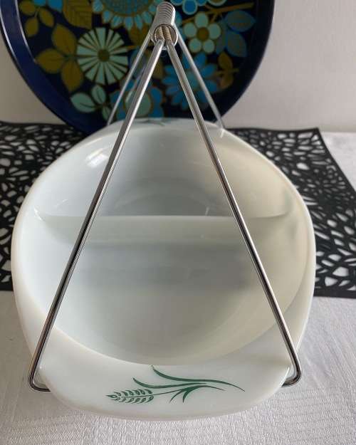 VINTAGE CROWN ENGLAND OVAL EMBOSSED TWO DIVISION VEGETABLE SERVING DISH WITH GREEN LEAF DESIGN