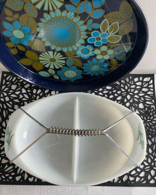 VINTAGE CROWN ENGLAND OVAL EMBOSSED TWO DIVISION VEGETABLE SERVING DISH WITH GREEN LEAF DESIGN