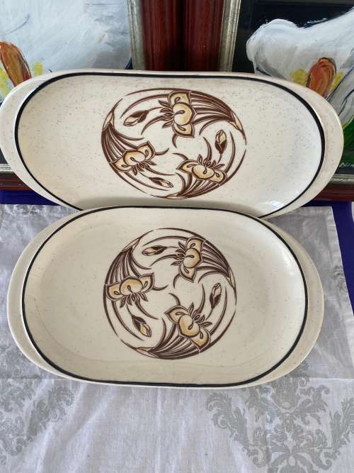 VINTAGE DROSTDY WARE STONECRAFT STAMPED PAIR OF PATTERNED MEAT PLATTERS