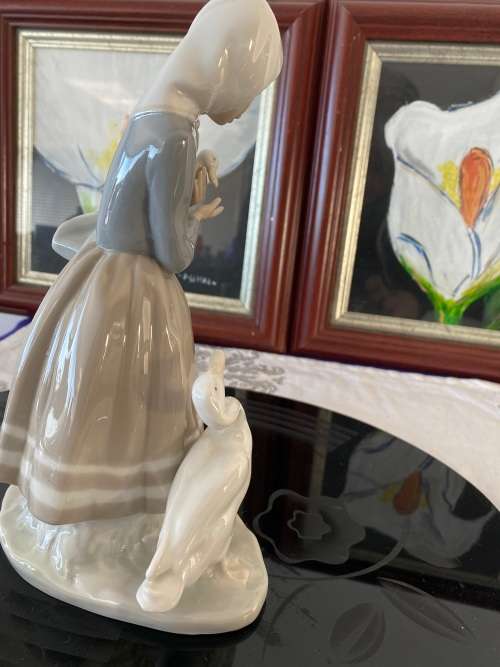 LLADRO SPAIN 4568 LARGE RETIRED RARE 1970-1994 SHEPHERDESS AND DUCKS/GEESE PORCELAIN FIGURE