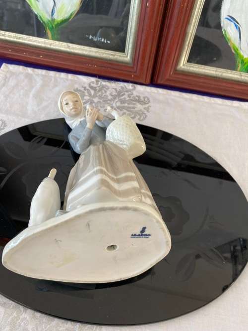 LLADRO SPAIN 4568 LARGE RETIRED RARE 1970-1994 SHEPHERDESS AND DUCKS/GEESE PORCELAIN FIGURE