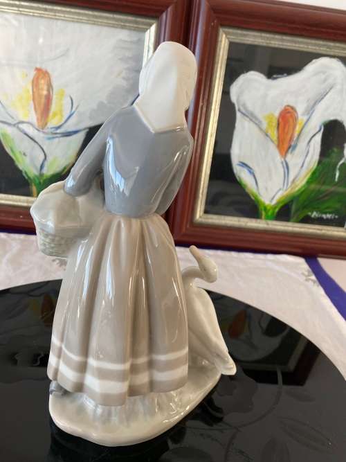 LLADRO SPAIN 4568 LARGE RETIRED RARE 1970-1994 SHEPHERDESS AND DUCKS/GEESE PORCELAIN FIGURE