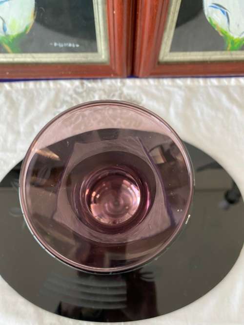 MID-CENTURY AMETHYST GLASS BALL STEM VASE