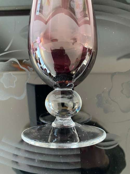MID-CENTURY AMETHYST GLASS BALL STEM VASE