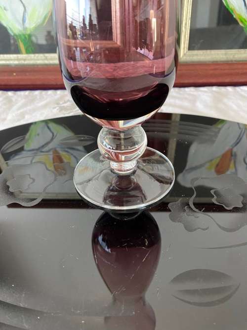 MID-CENTURY AMETHYST GLASS BALL STEM VASE