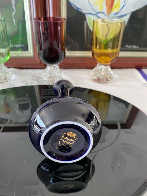 LIMOGES CASTEL FRANCE STAMPED COBALT BLUE PORCELAIN 22 K GOLD RIM and COURTING COUPLE MOTIF VASE