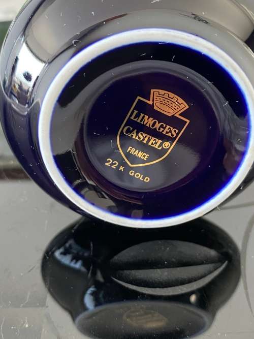 LIMOGES CASTEL FRANCE STAMPED COBALT BLUE PORCELAIN 22 K GOLD RIM and COURTING COUPLE MOTIF VASE