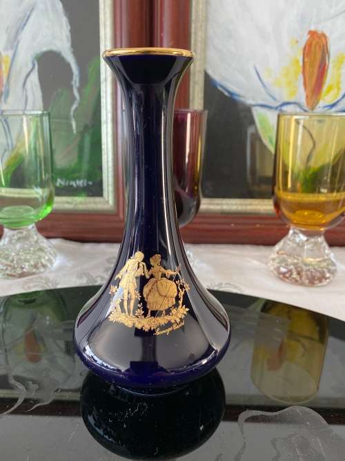 LIMOGES CASTEL FRANCE STAMPED COBALT BLUE PORCELAIN 22 K GOLD RIM and COURTING COUPLE MOTIF VASE