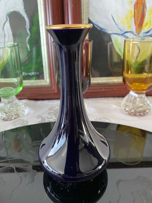 LIMOGES CASTEL FRANCE STAMPED COBALT BLUE PORCELAIN 22 K GOLD RIM and COURTING COUPLE MOTIF VASE