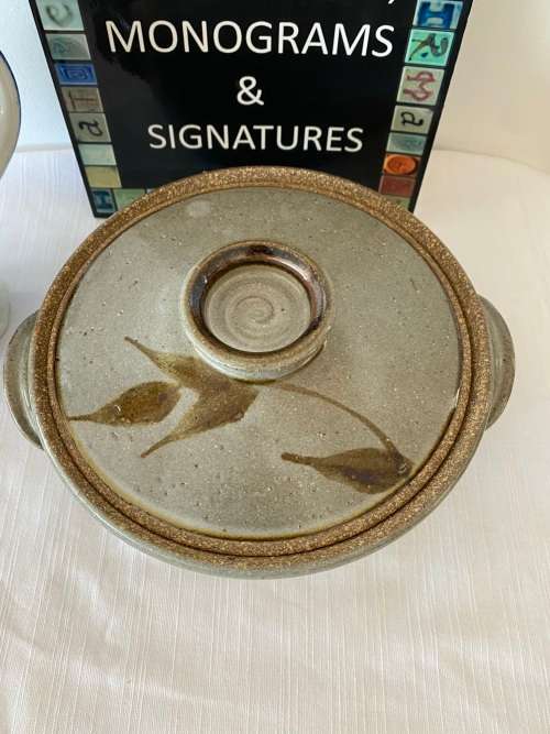 STEVE SHAPIRO 1945 POTTER SIGNED GLAZED POTTERY BOWL AND LID