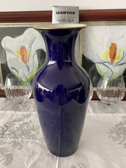 KAISER GERMANY SYMPHONIE COBALT BLUE AND GOLD PEACOCK NOSSEK DESIGN LARGE VASE