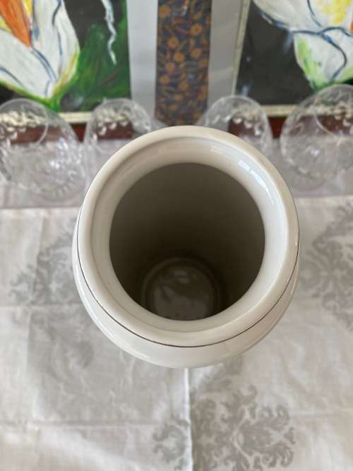 THE ART OF CHOKIN JAPANESE GEISHA GIRLS GILDED STAMPED MADE IN JAPAN PORCELAIN LARGE VASE