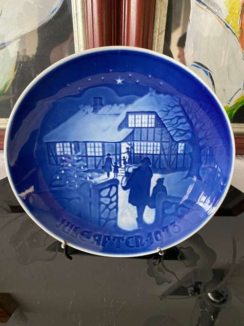 ROYAL COPENHAGEN DENMARK 9073 STAMPED CHRISTMAS COUNTRY 1973 LIMITED EDITION WALL PLATE