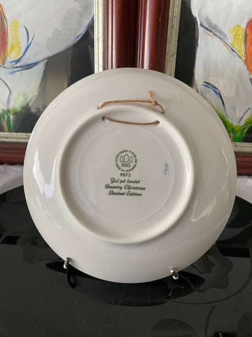 ROYAL COPENHAGEN DENMARK 9073 STAMPED CHRISTMAS COUNTRY 1973 LIMITED EDITION WALL PLATE